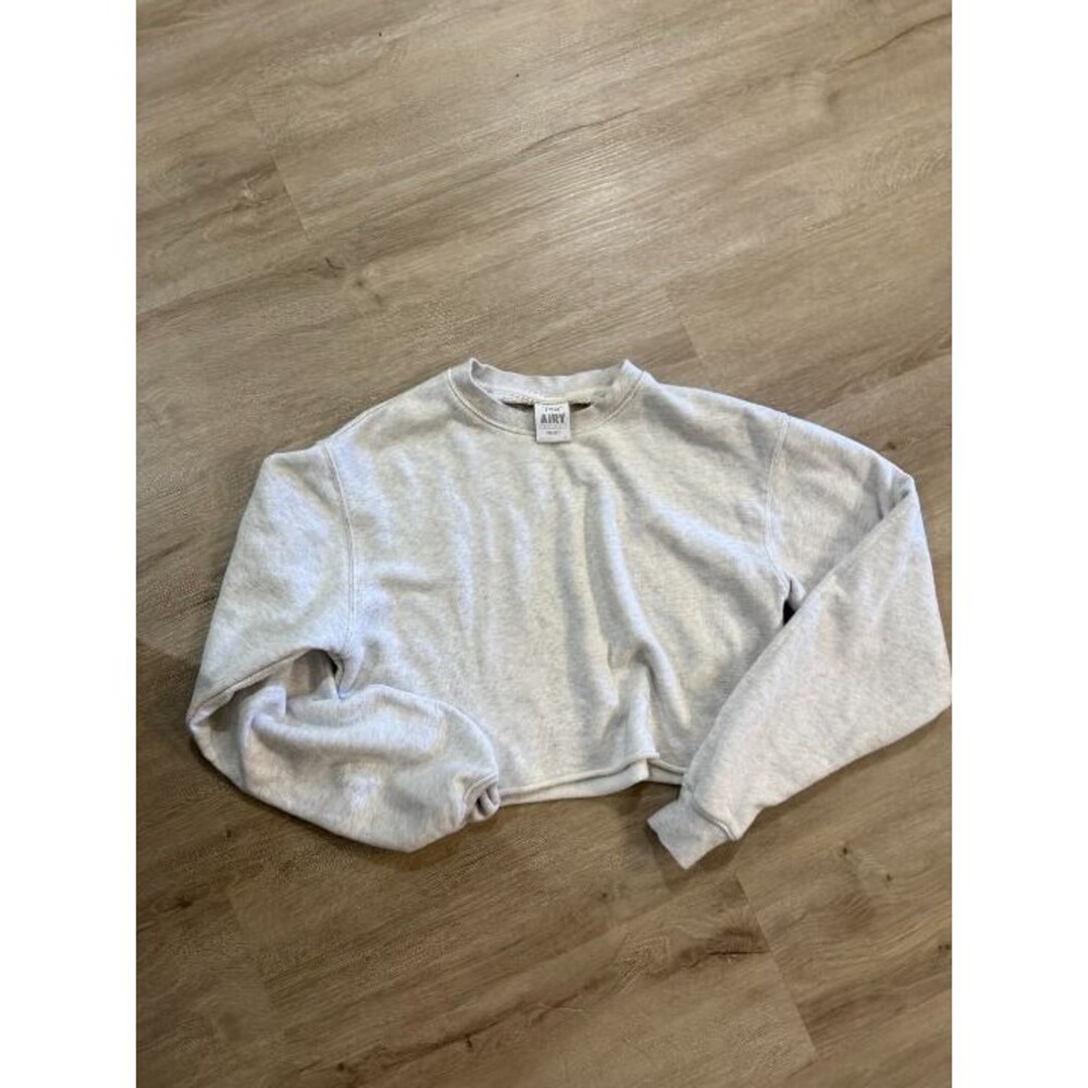 Aritizia TNA Airy Cropped Crewneck Sweatshirt
